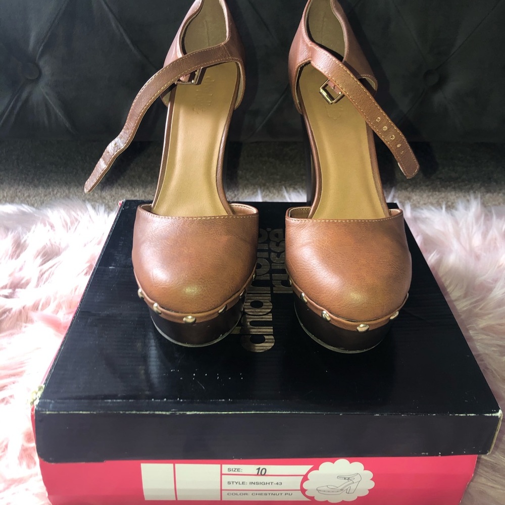 Clog heels